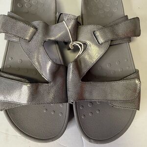 Vionic Kyla Silver Women's Sandals.